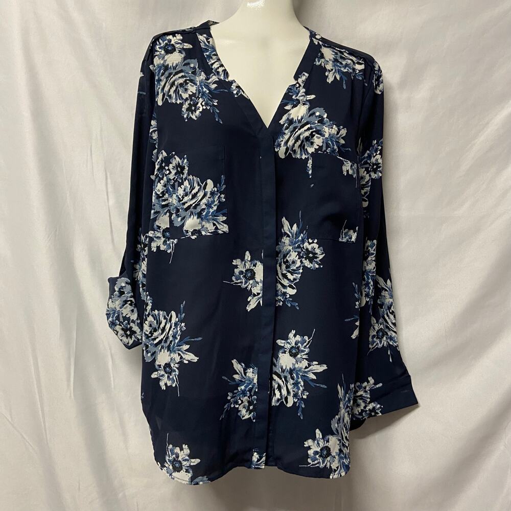 Simply Styled Petite Top Blouse XL Tab Pull Sleeves Navy Floral Hidden Buttons